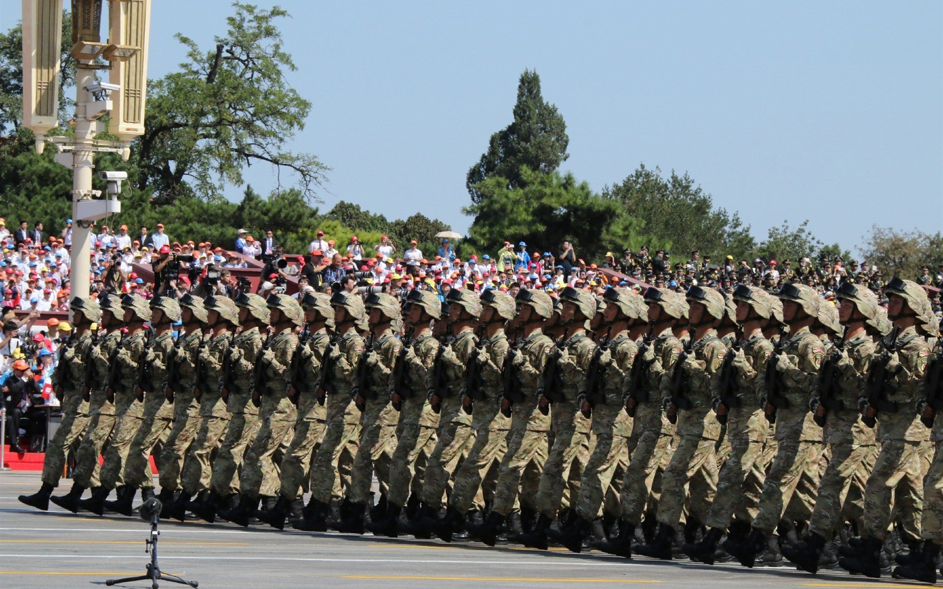 广厦队正面击溃魔术,范弗利特成为关键先生